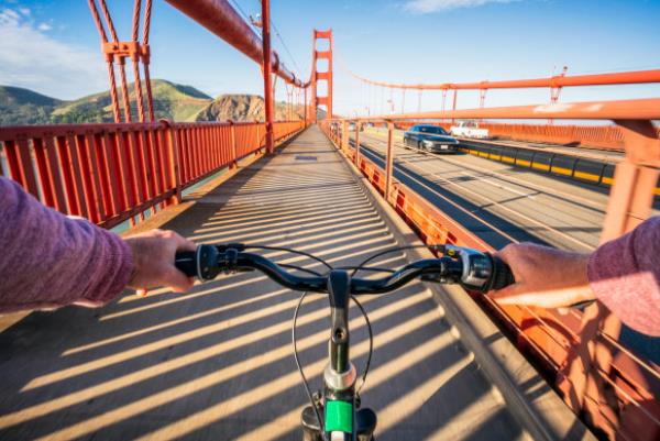 A cyclist takes an exhilarating ride across one of the world’s most famous bridges.